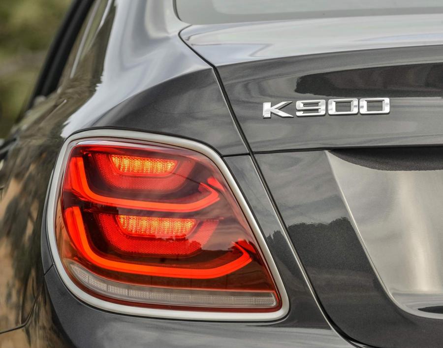 Логотип Kia K900 (RJ) 2018 года  (фото 43 из 64)